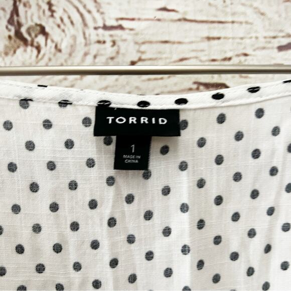 TORRID Polka Dot Puff Sleeve Blouse Sz 1 - Picture 7 of 10
